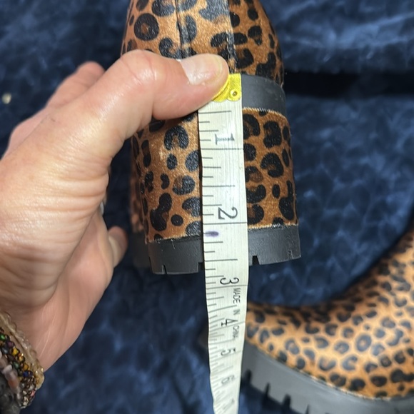 SEVEN7 NEW! Chelsea Slip-on Leopard-Print Heeled Boots - Picture 8 of 9